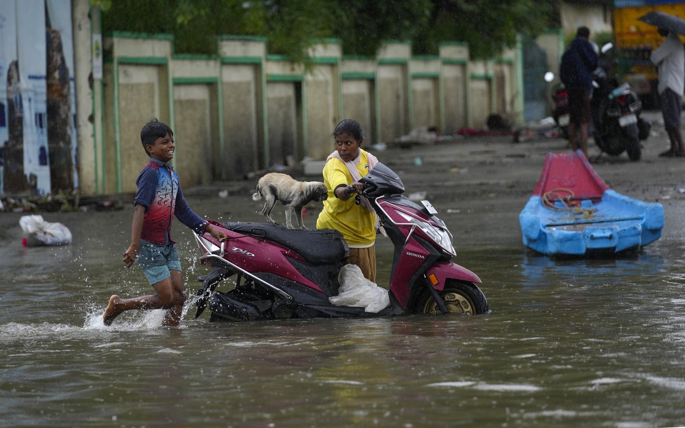 Monsoon flooding closes schools and offices in India's southern IT hubs | iNFOnews.ca Monsoon flooding closes schools and offices in India's southern IT hubs | iNFOnews.ca