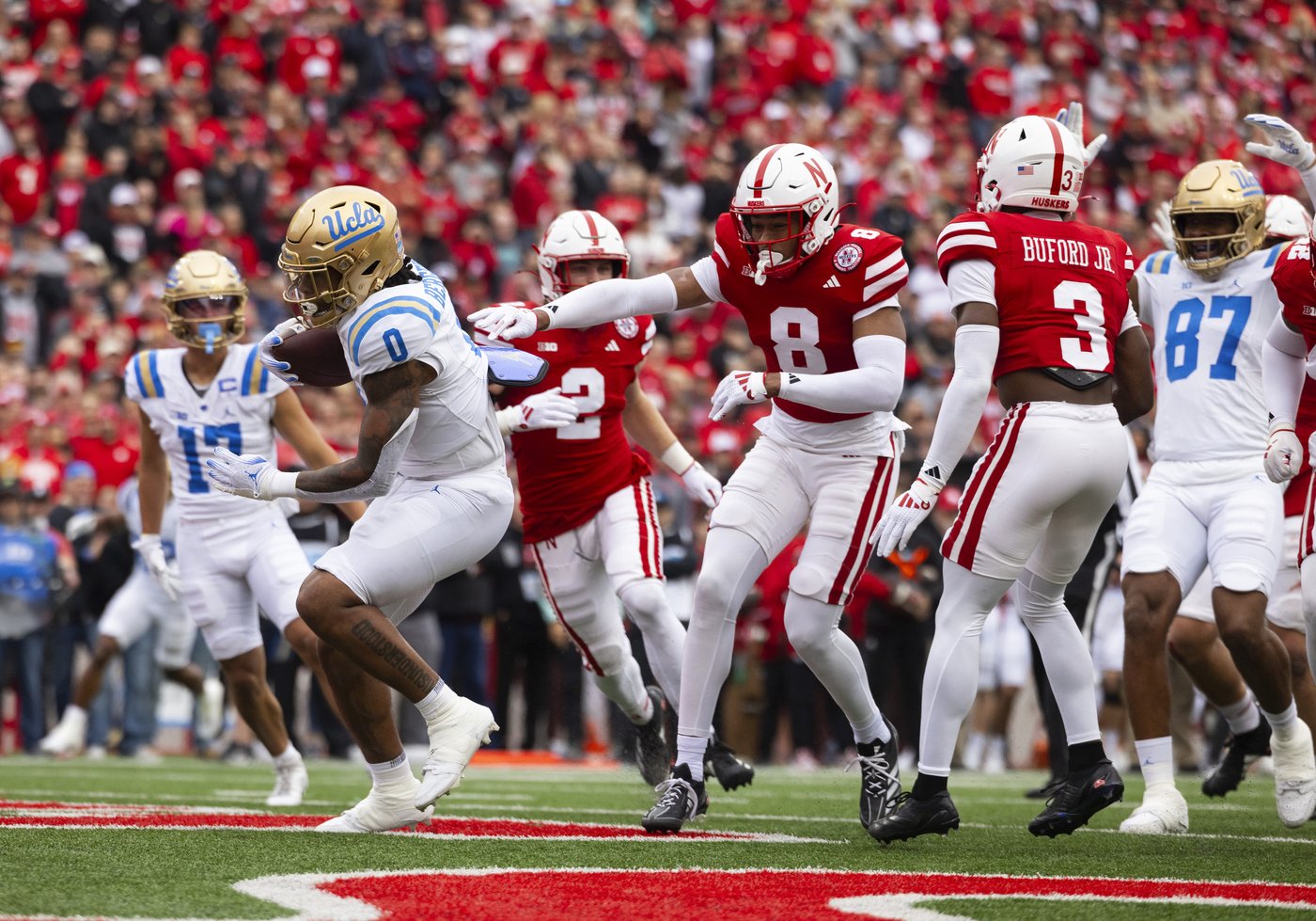 UCLA defense holds off Nebraska late, Bruins win 27-20 for their second straight victory | iNFOnews.ca UCLA defense holds off Nebraska late, Bruins win 27-20 for their second straight victory | iNFOnews.ca