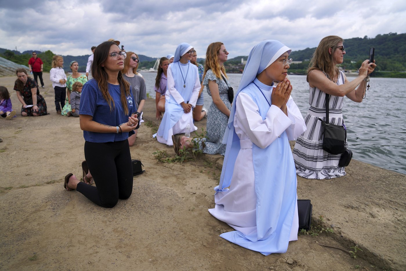 PHOTO COLLECTION: YE-Top Photos-Religion | iNFOnews.ca