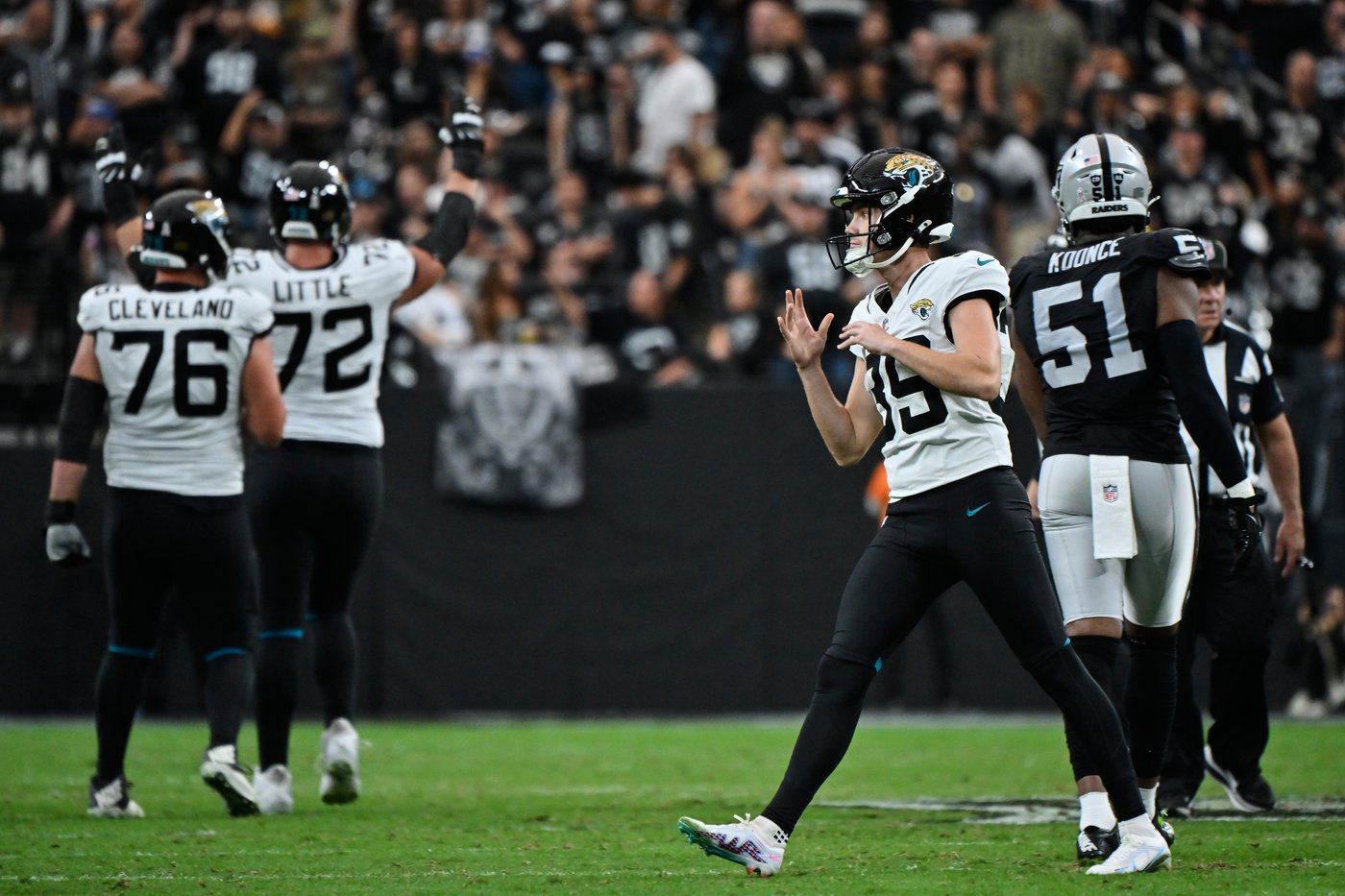 Trevor Lawrence scores in OT and Jags' DaVon Hamilton denies Raiders' 2-point try for 30-29 win | iNFOnews.ca Trevor Lawrence scores in OT and Jags' DaVon Hamilton denies Raiders' 2-point try for 30-29 win | iNFOnews.ca