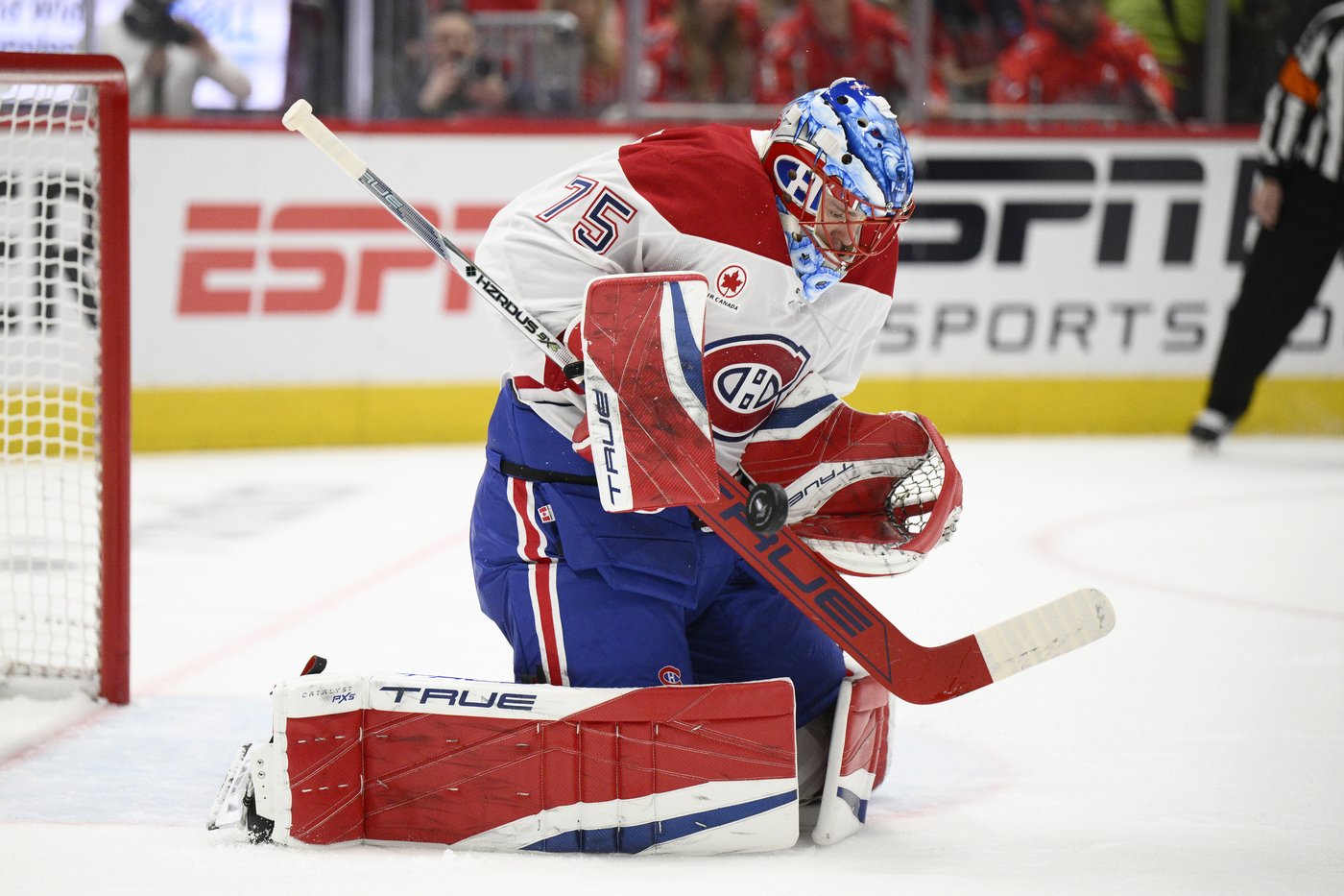 Goalie Jakub Dobes signs two-year deal with Canadiens after successful rookie season | iNFOnews.ca Goalie Jakub Dobes signs two-year deal with Canadiens after successful rookie season | iNFOnews.ca