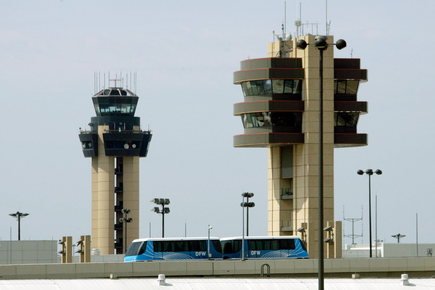 Telecommunication equipment issue causes flight delays at Dallas airports, FAA says | iNFOnews.ca