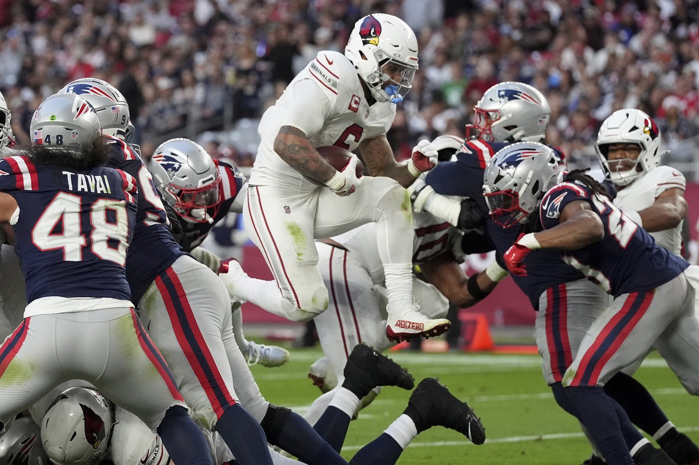 James Conner runs for 2 TDs and Cardinals snap a 3-game skid by beating Patriots 30-17 | iNFOnews.ca