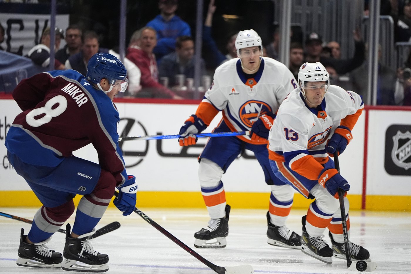 Nelson's 2 goals lifts Islanders to 6-2 win over Avalanche in Patrick Roy's return to Colorado | iNFOnews.ca Nelson's 2 goals lifts Islanders to 6-2 win over Avalanche in Patrick Roy's return to Colorado | iNFOnews.ca