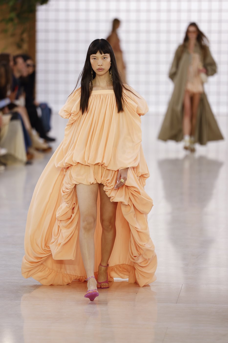 Kamali's sophomore show for Chloé in Paris dazzled with lightness | iNFOnews.ca Kamali's sophomore show for Chloé in Paris dazzled with lightness | iNFOnews.ca