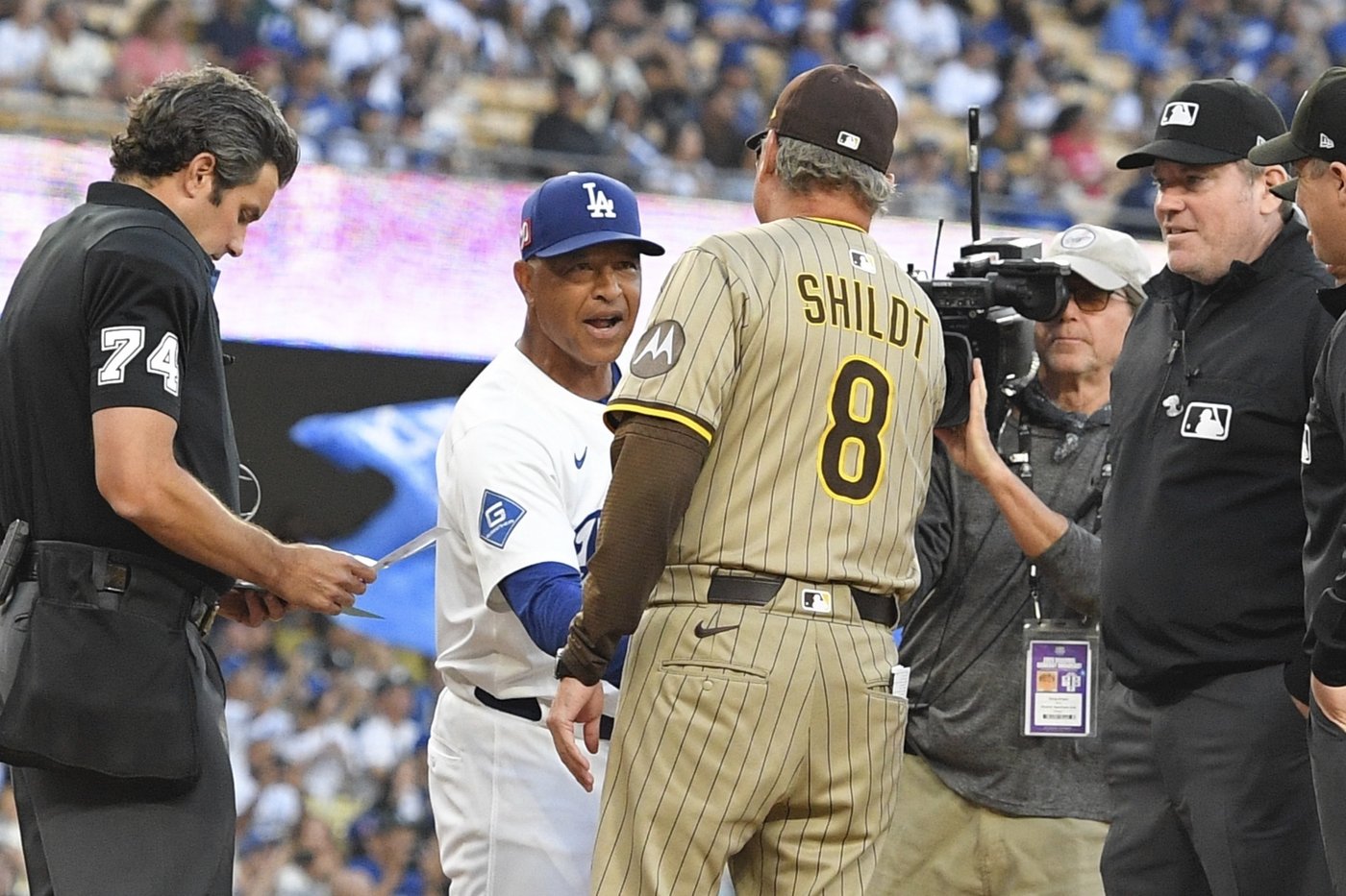 NL West race heats up as Dodgers tie Padres for lead | iNFOnews.ca