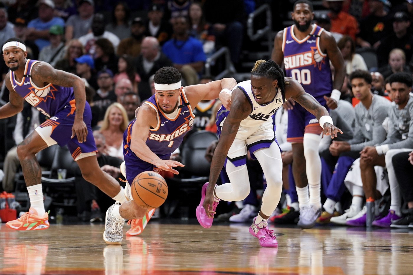 DeRozan scores 34, Kings rally to win in OT 127-118, ending Suns' win streak at 7 | iNFOnews.ca DeRozan scores 34, Kings rally to win in OT 127-118, ending Suns' win streak at 7 | iNFOnews.ca
