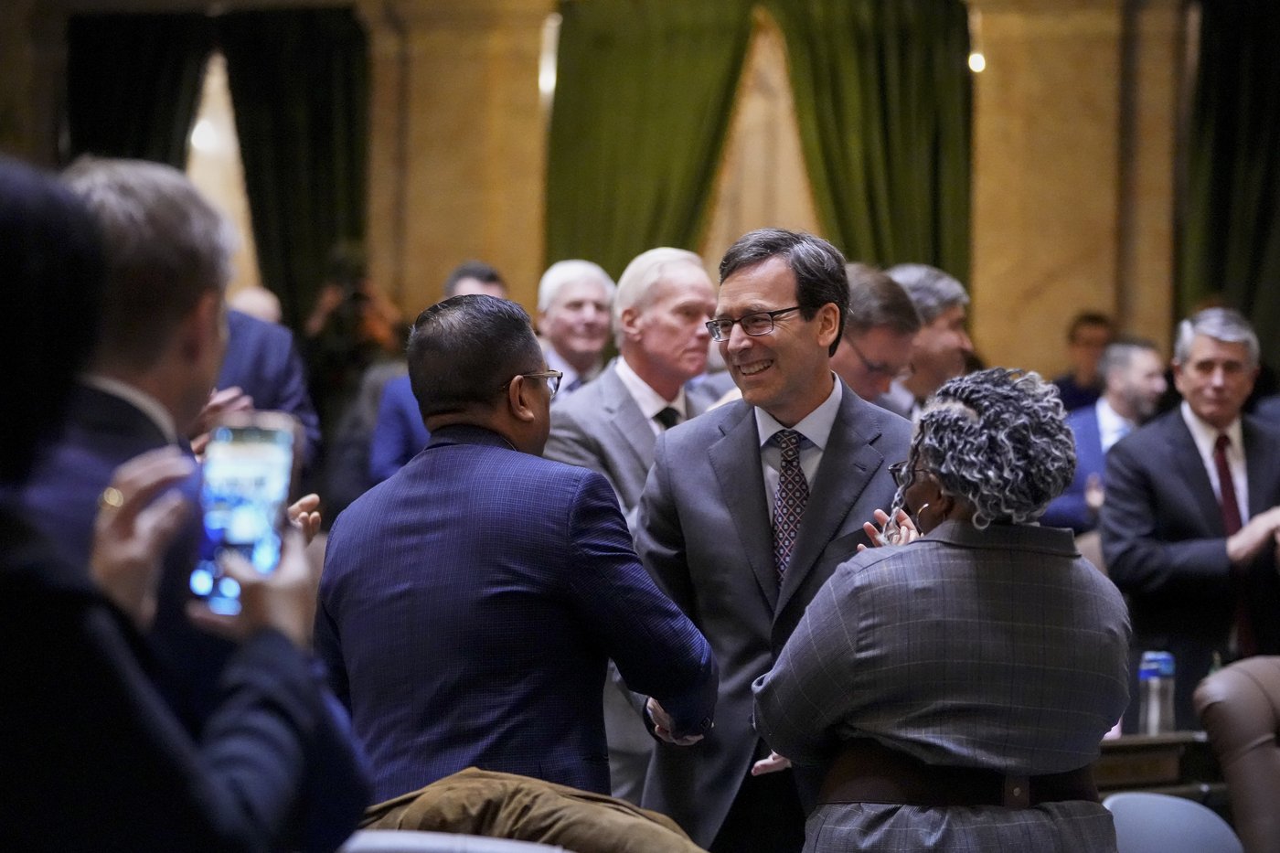 New Washington governor outlines goals as state faces multibillion-dollar deficit | iNFOnews.ca