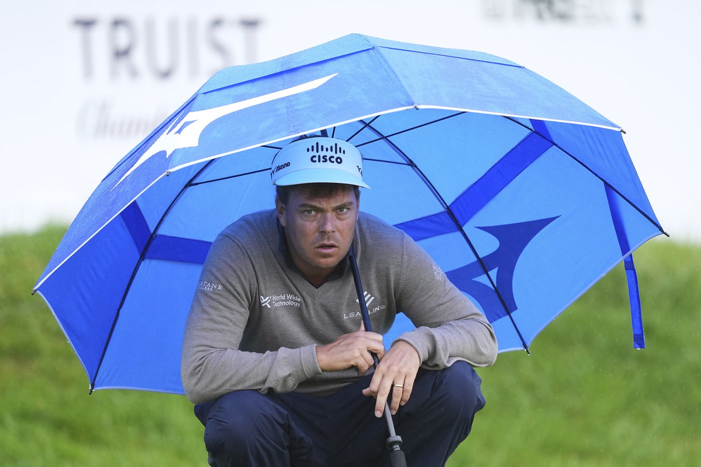 Mitchell shows staying power at soggy Truist with 2nd-round 67; McIlroy 5 strokes off the lead | iNFOnews.ca