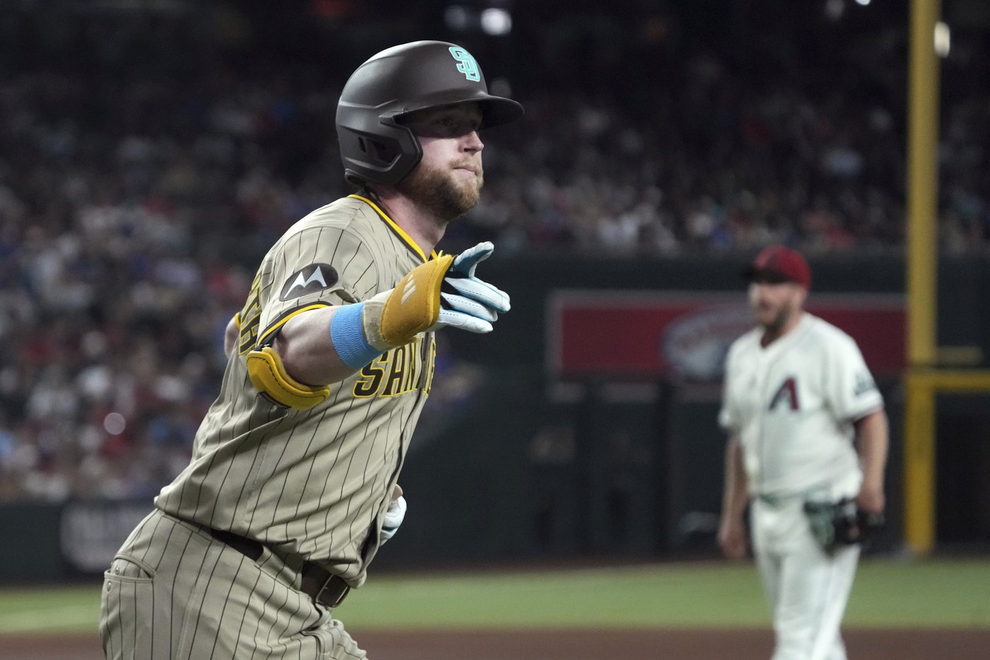 Padres beat Diamondbacks 8-2 to snap 3-game losing streak | iNFOnews.ca Padres beat Diamondbacks 8-2 to snap 3-game losing streak | iNFOnews.ca