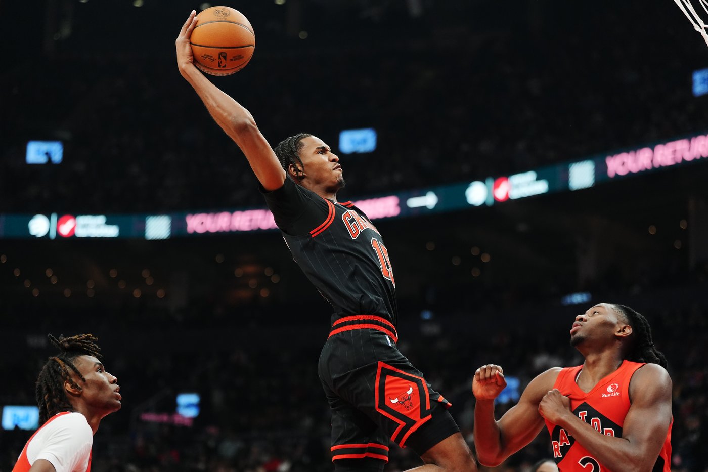 Bulls hold off late Raptors charge as Toronto centre Jakob Poeltl leaves game early | iNFOnews.ca Bulls hold off late Raptors charge as Toronto centre Jakob Poeltl leaves game early | iNFOnews.ca