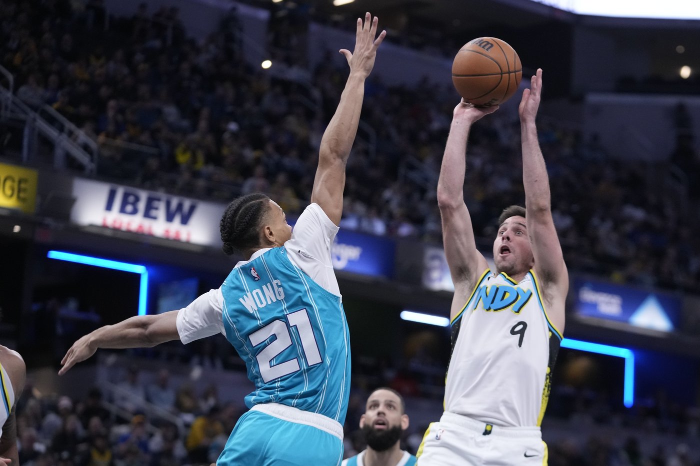 Brandon Miller's late free throws help Hornets beat the Pacers 113-109 and snap 8-game skid | iNFOnews.ca Brandon Miller's late free throws help Hornets beat the Pacers 113-109 and snap 8-game skid | iNFOnews.ca