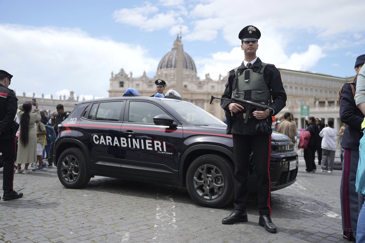 PHOTO COLLECTION: Vatican Pope Security | iNFOnews.ca PHOTO COLLECTION: Vatican Pope Security | iNFOnews.ca