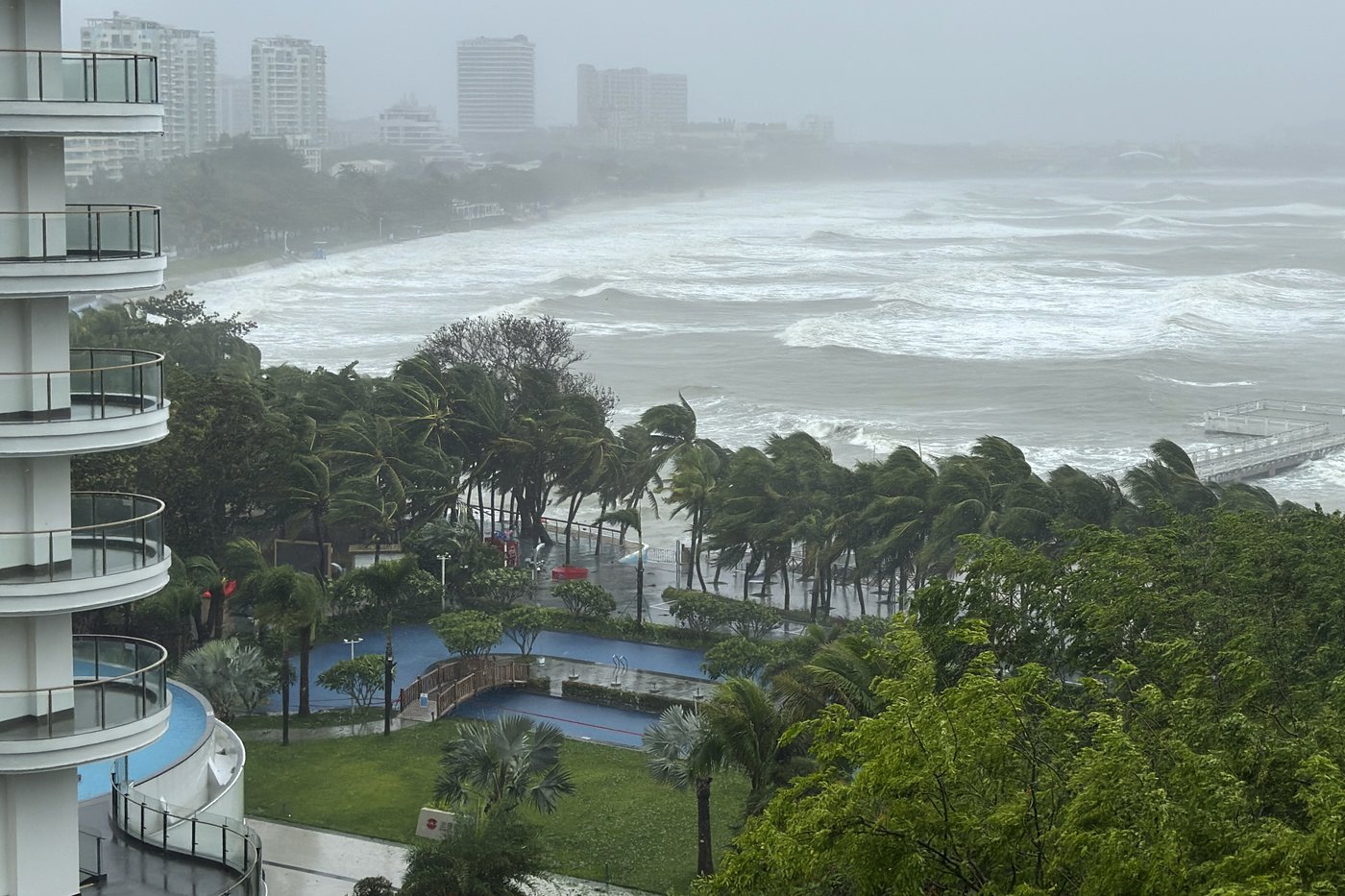 A typhoon landed in China's Hainan island at a severe tropical storm level | iNFOnews.ca