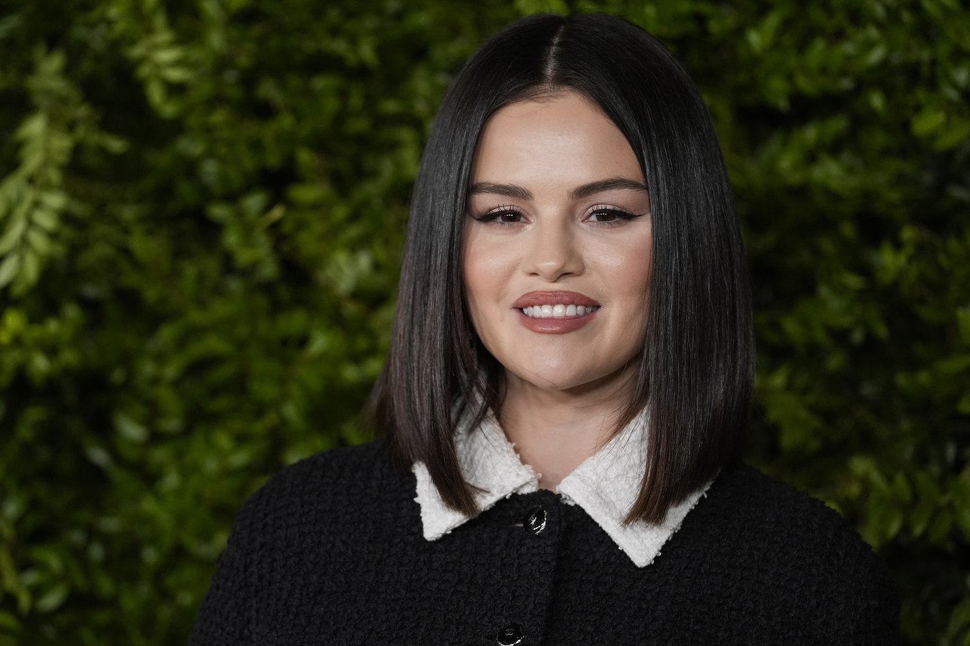 Selena Gomez reveals engagement to Benny Blanco | iNFOnews.ca