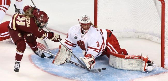Badgers goalie Desbiens perseveres through injury to win Patty Kazmaier Award | iNFOnews.ca