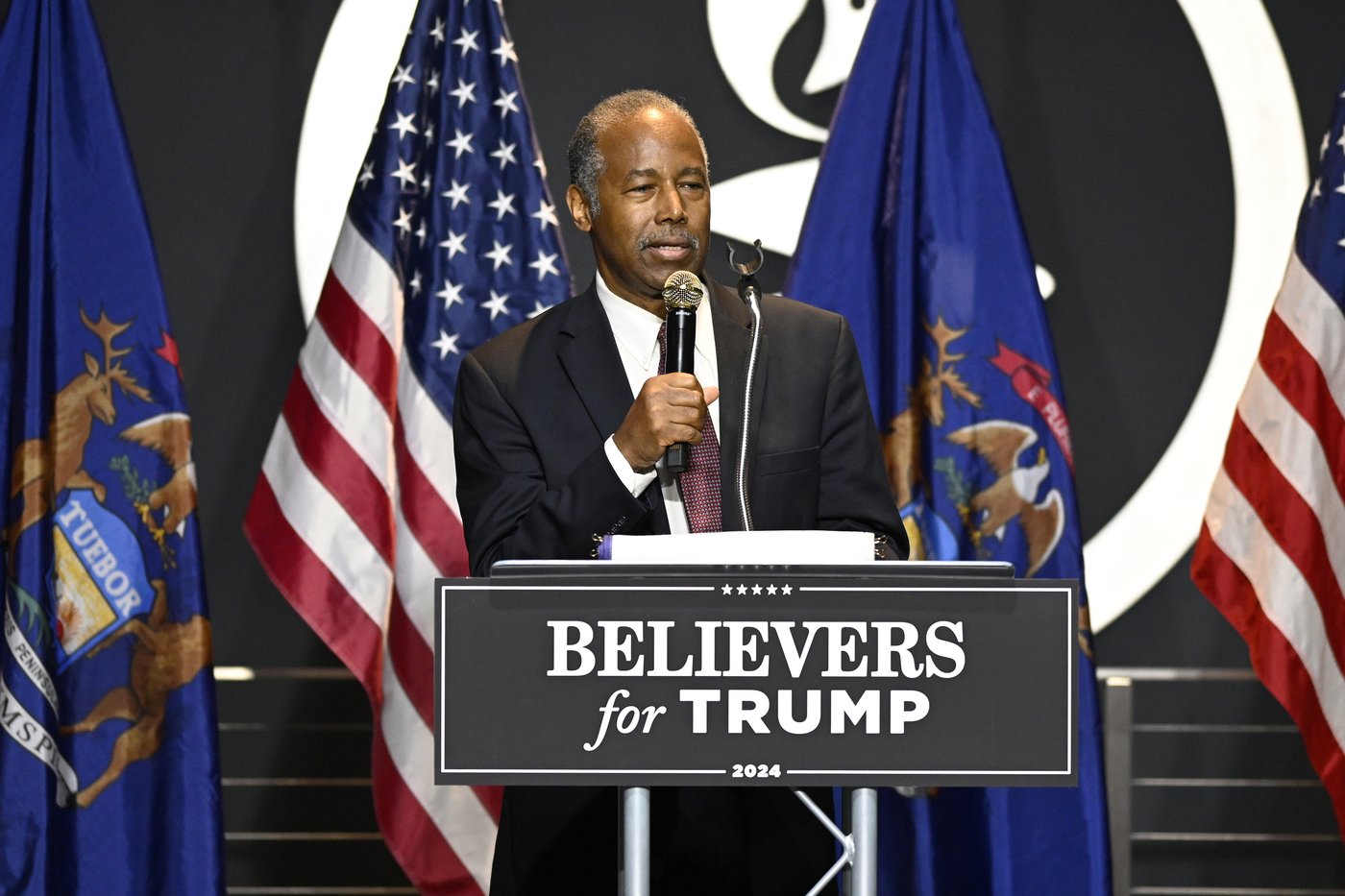 Trump boosts a hard-right Christian worldview that paints the election as 'spiritual warfare' | iNFOnews.ca