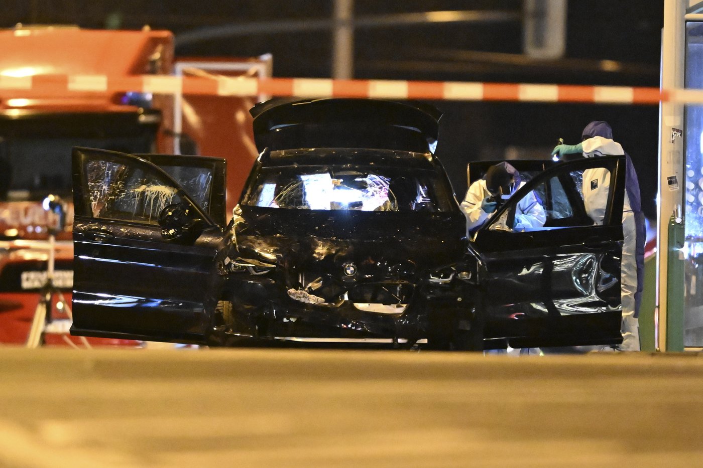 Germans mourn attack on Christmas market with no answers about why | iNFOnews.ca