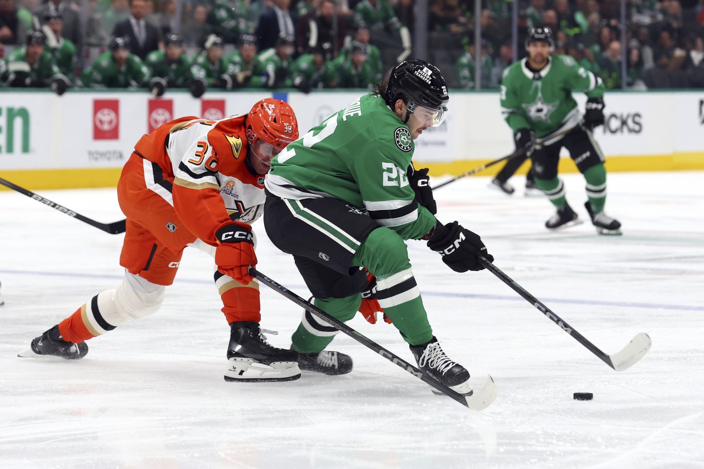 Leason has goal and 2 assists as Ducks beat Stars 4-2 for first winning streak of season | iNFOnews.ca Leason has goal and 2 assists as Ducks beat Stars 4-2 for first winning streak of season | iNFOnews.ca