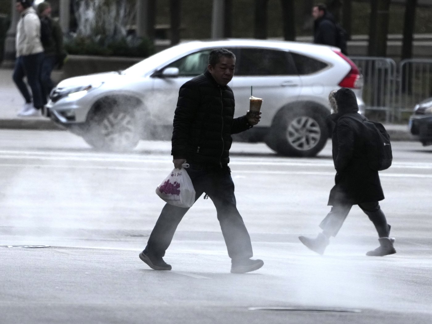 Bone-chilling cold returns to the Midwest in the wake of a storm that soaked the East Coast | iNFOnews.ca