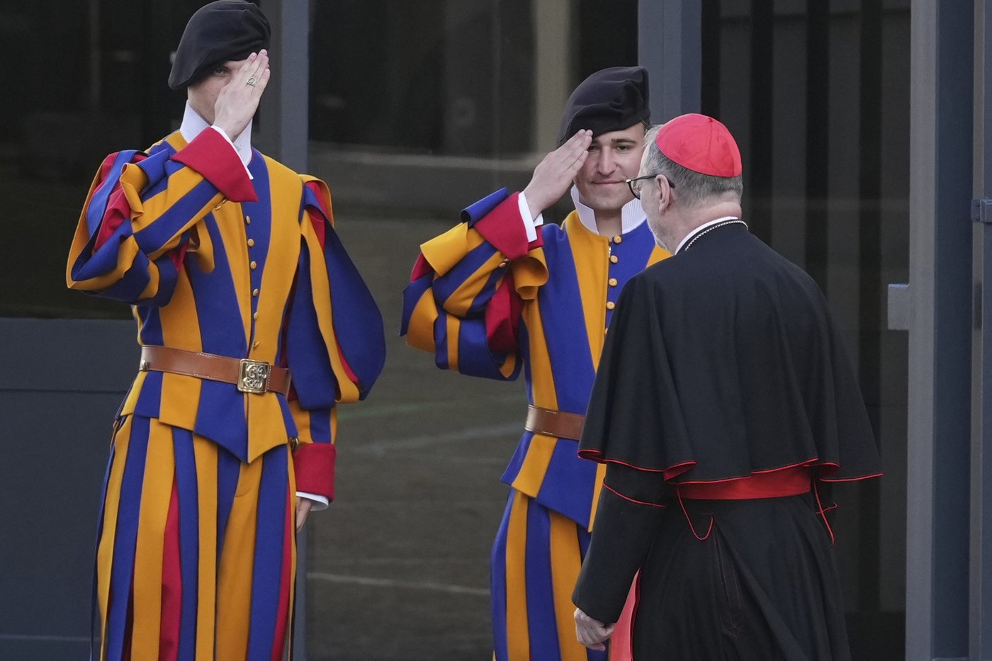 Pope Francis worried about greeting crowd in St. Peter's Square but was thankful he did, report says | iNFOnews.ca Pope Francis worried about greeting crowd in St. Peter's Square but was thankful he did, report says | iNFOnews.ca