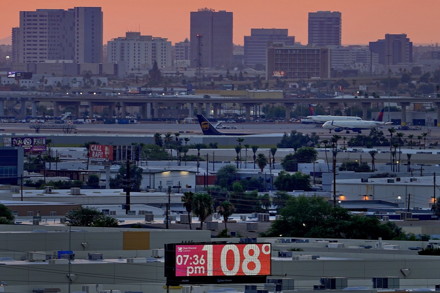 Phoenix hits record October highs during heat wave before wrapping up its warm season | iNFOnews.ca Phoenix hits record October highs during heat wave before wrapping up its warm season | iNFOnews.ca