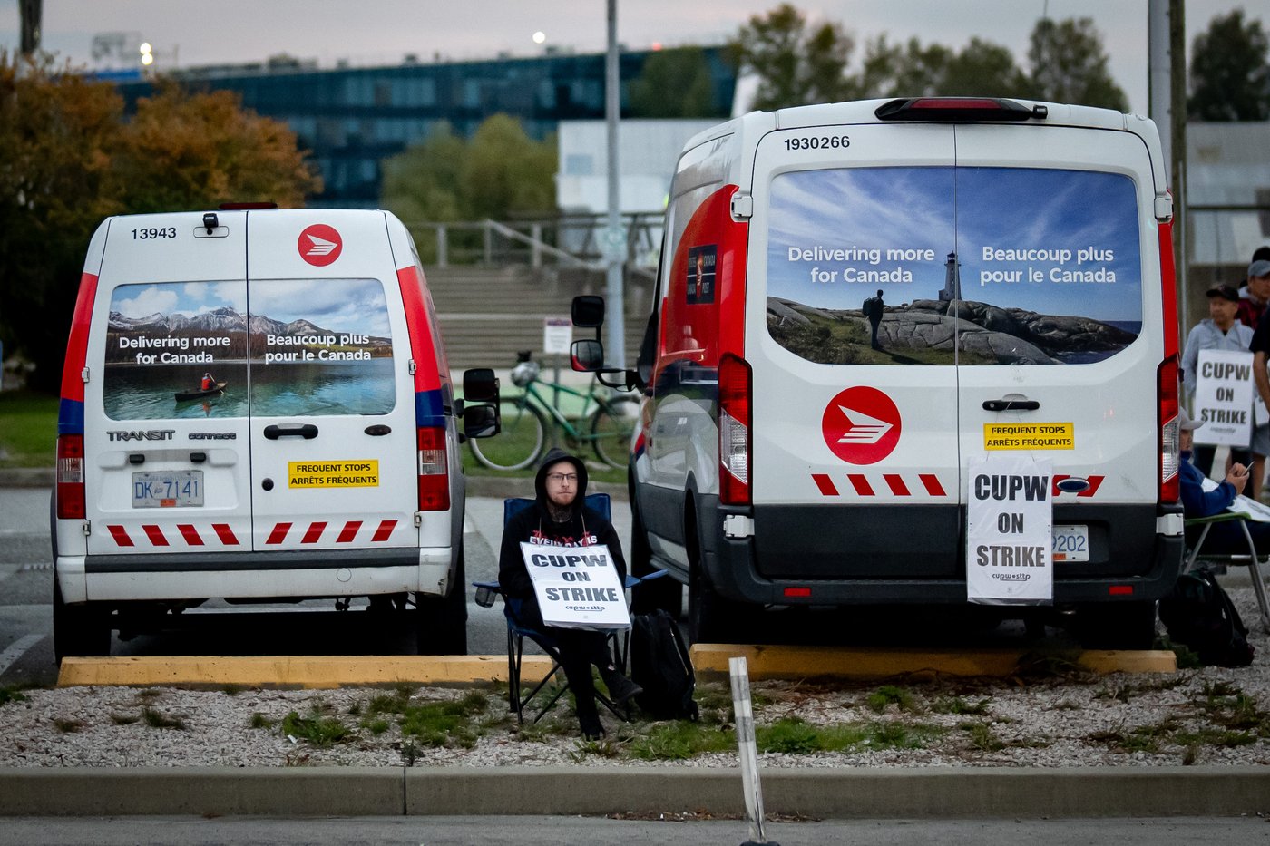 In the news today: Canada Post union moving to rotating strikes | iNFOnews.ca