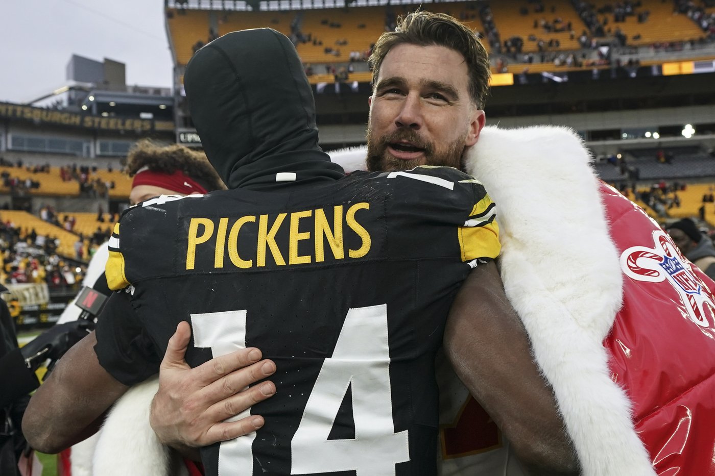 Mahomes throws 3 TDs as Chiefs clinch AFC's top seed by breezing past the skidding Steelers 29-10 | iNFOnews.ca Mahomes throws 3 TDs as Chiefs clinch AFC's top seed by breezing past the skidding Steelers 29-10 | iNFOnews.ca