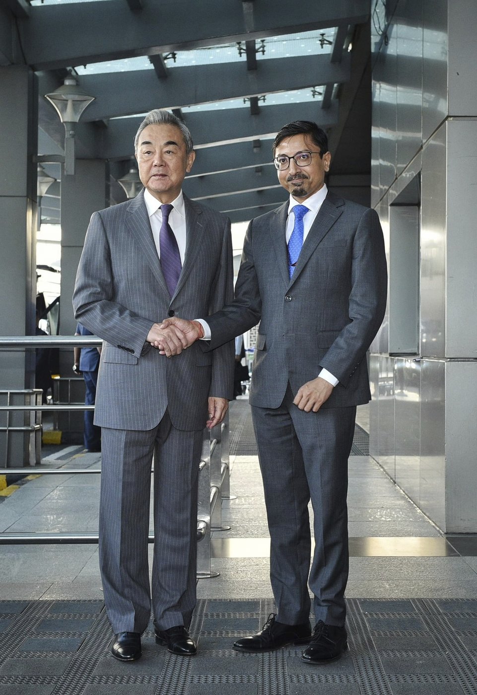 Signs of thaw as the Indian and Chinese foreign ministers meet in New Delhi | iNFOnews.ca
