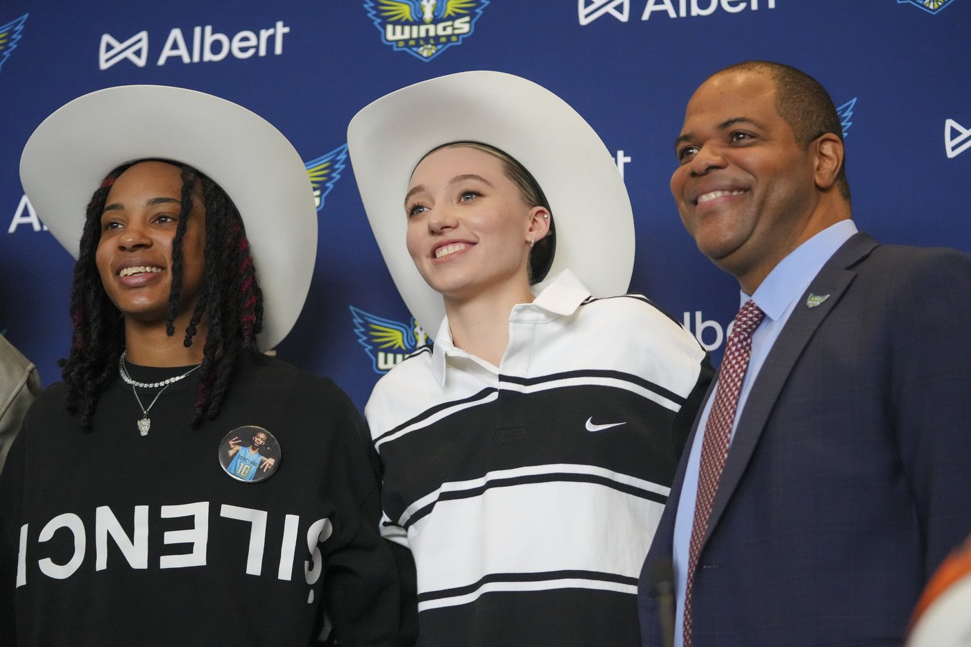 Paige Bueckers dons cowboy hat in Big D as WNBA No. 1 overall pick formally introduced by Wings | iNFOnews.ca Paige Bueckers dons cowboy hat in Big D as WNBA No. 1 overall pick formally introduced by Wings | iNFOnews.ca