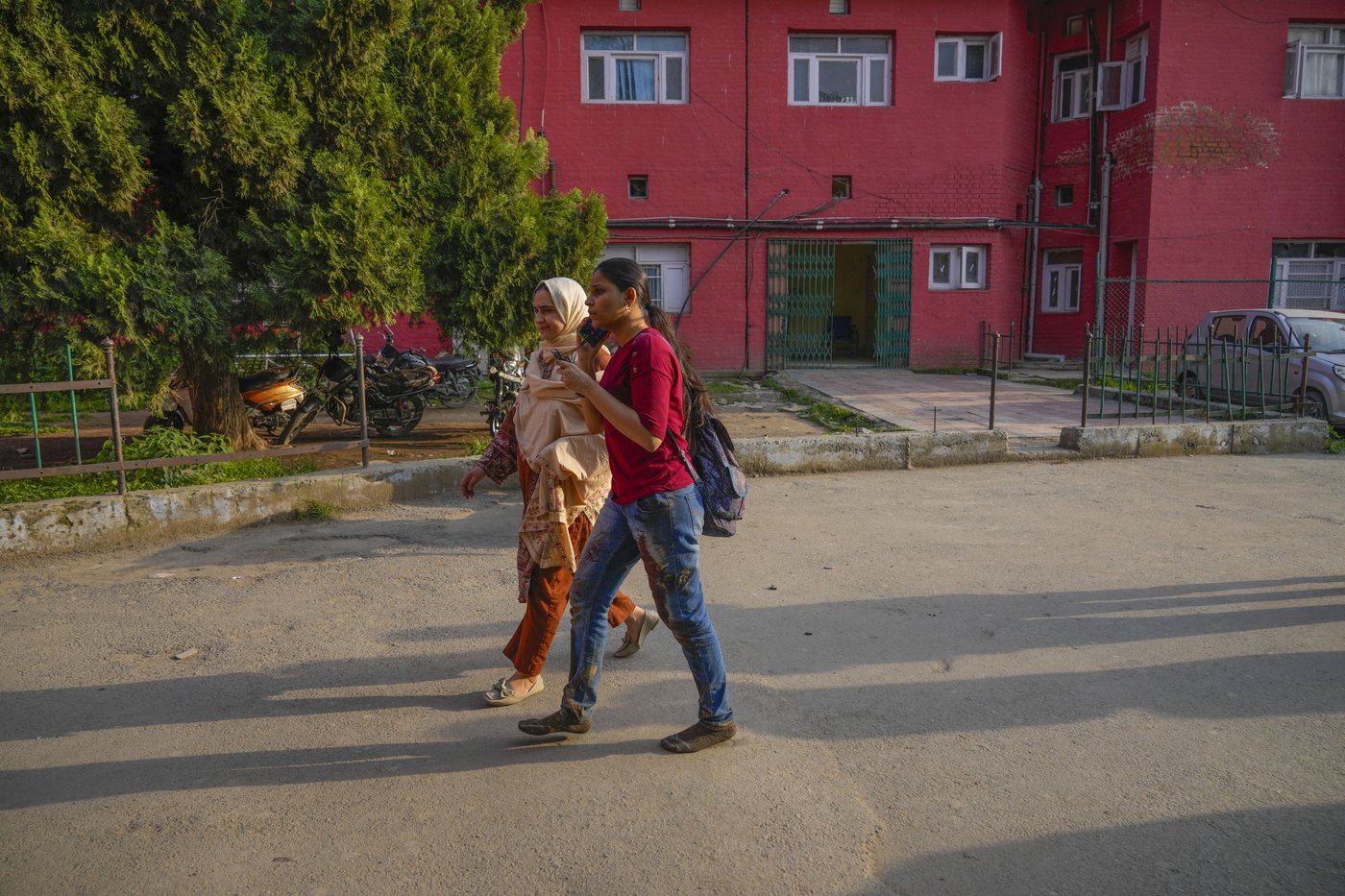 Militants kill at least 26 tourists at a resort in Indian-controlled Kashmir | iNFOnews.ca Militants kill at least 26 tourists at a resort in Indian-controlled Kashmir | iNFOnews.ca