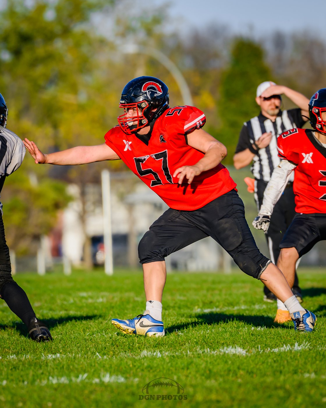 Winnipeg high school football player who sustained spinal injury in game has died | iNFOnews.ca