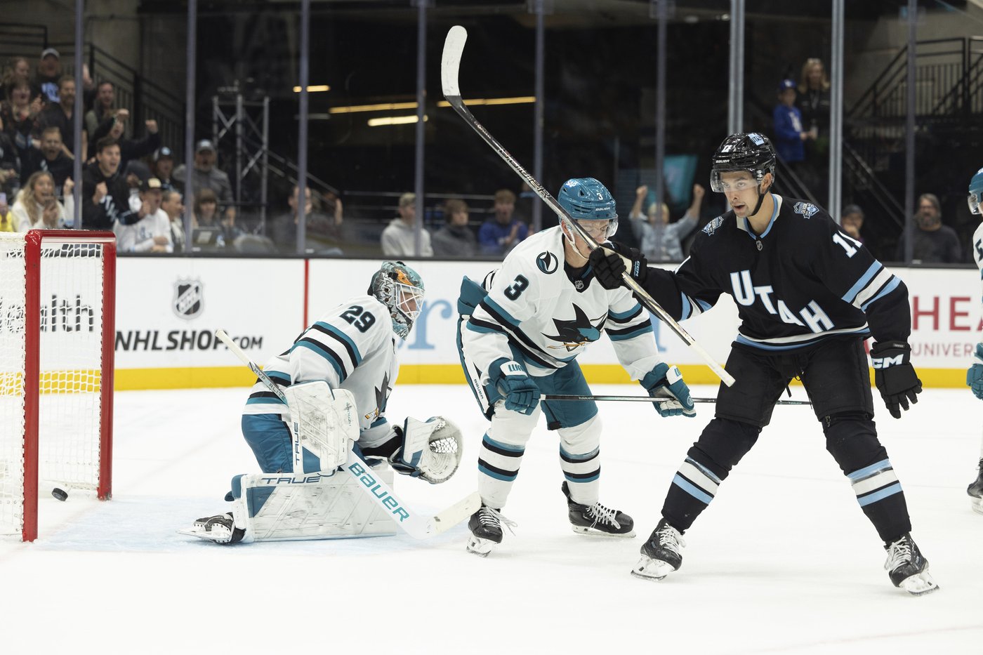 Wennberg's OT goal gives Sharks 5-4 win over Utah for 1st win | iNFOnews.ca