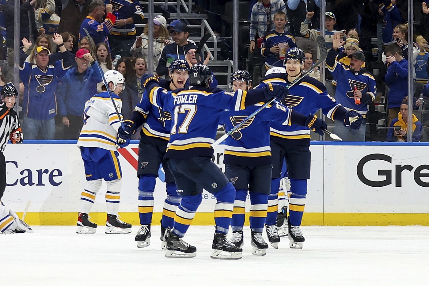 Sabres get power-play goals from Zucker and Thompson in 4-2 win over the Blues | iNFOnews.ca