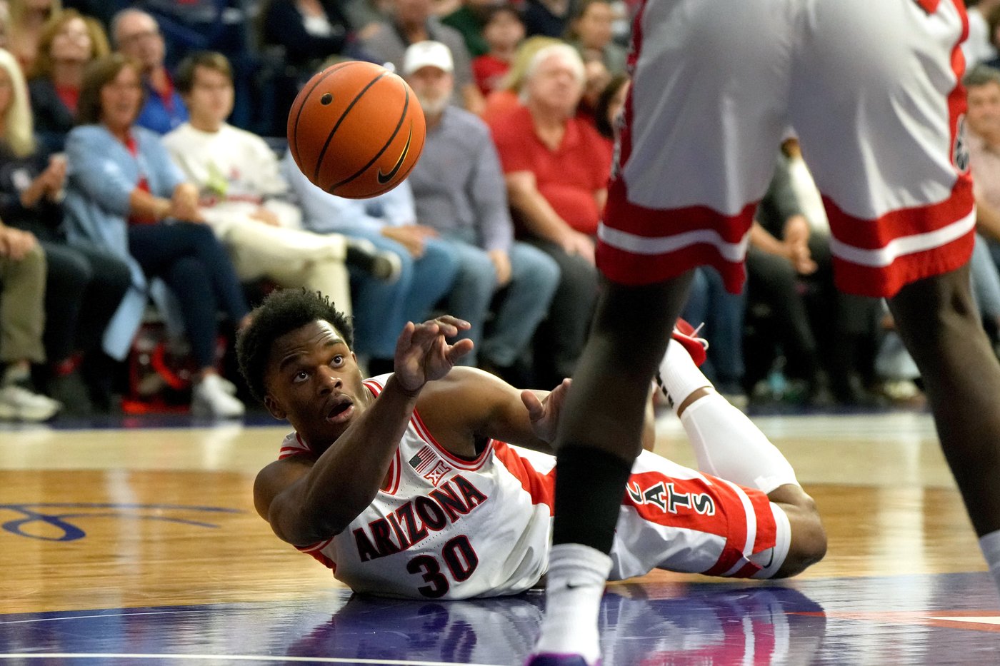 Tobe Awaka grabs 18 rebounds in double-double, No. 13 Arizona rolls over Utah Tech 93-67 | iNFOnews.ca