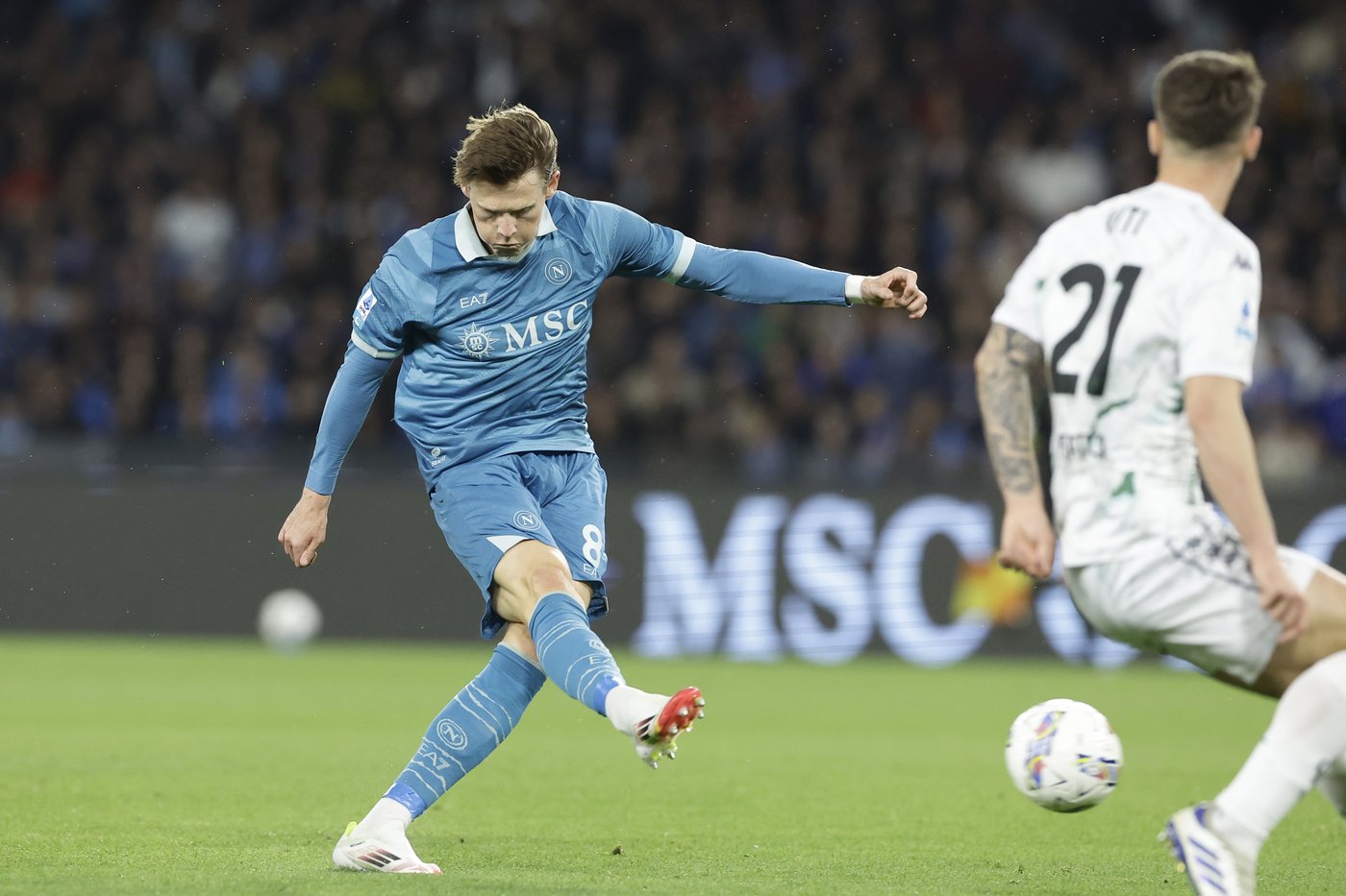 McTominay scores twice as Napoli beats Empoli to keep pressure on Serie A leader Inter | iNFOnews.ca