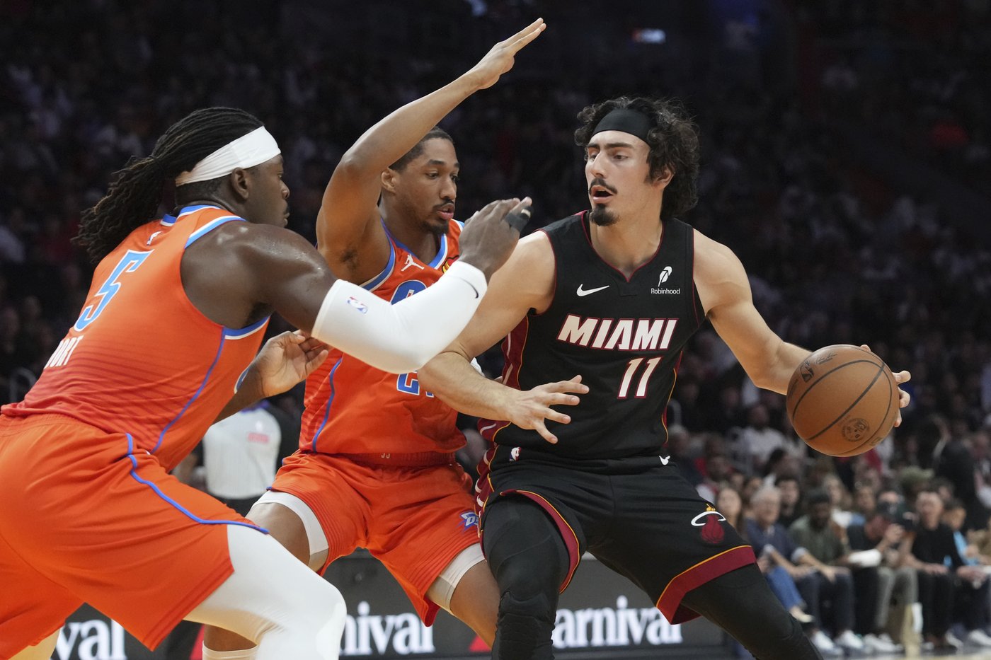 Jalen Williams scores 33 points, Thunder remain red-hot by topping Heat 104-97 | iNFOnews.ca