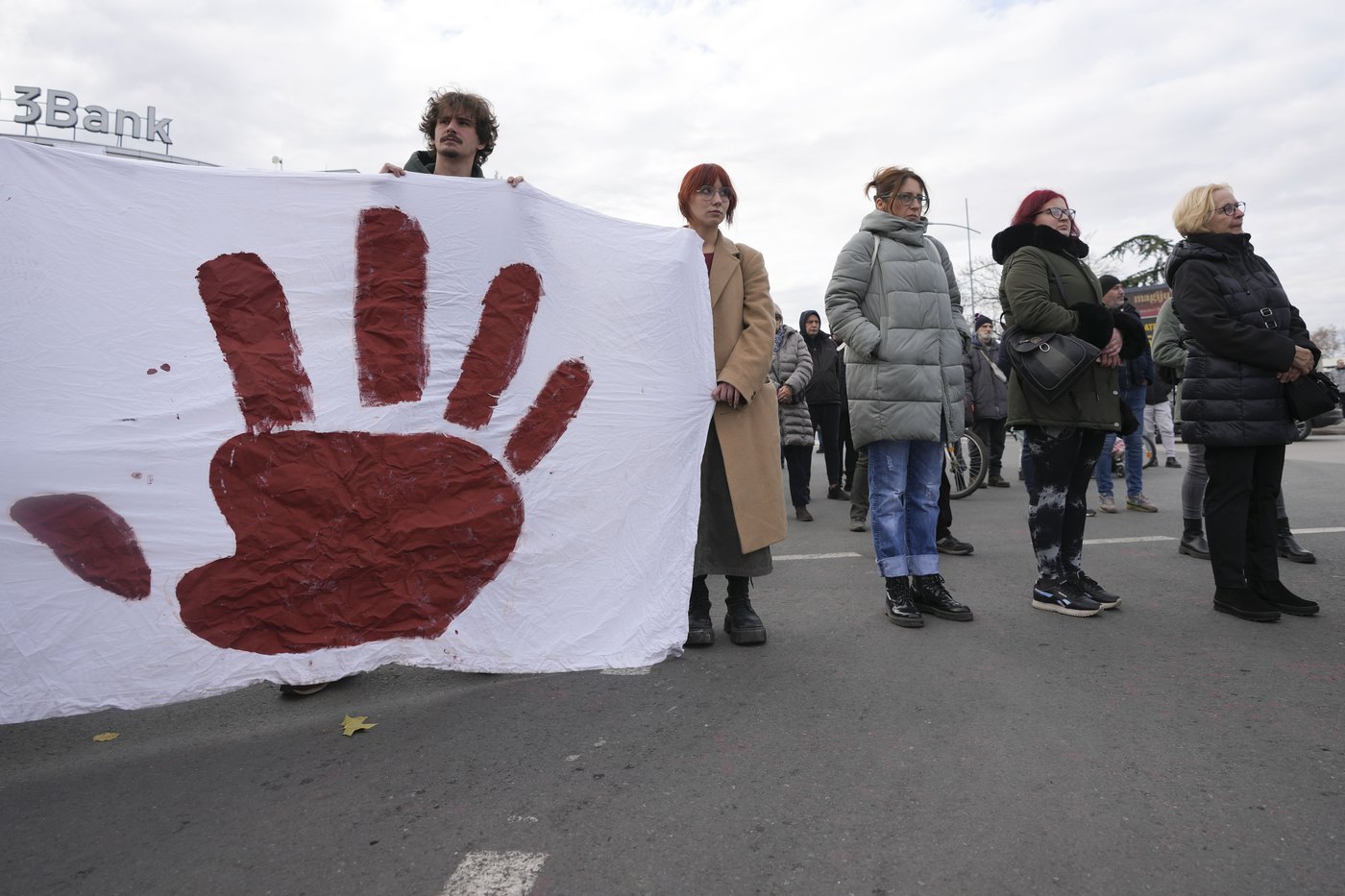 Thousands march in Serbia to mark 1 month since a roof collapse killed 15 people | iNFOnews.ca Thousands march in Serbia to mark 1 month since a roof collapse killed 15 people | iNFOnews.ca