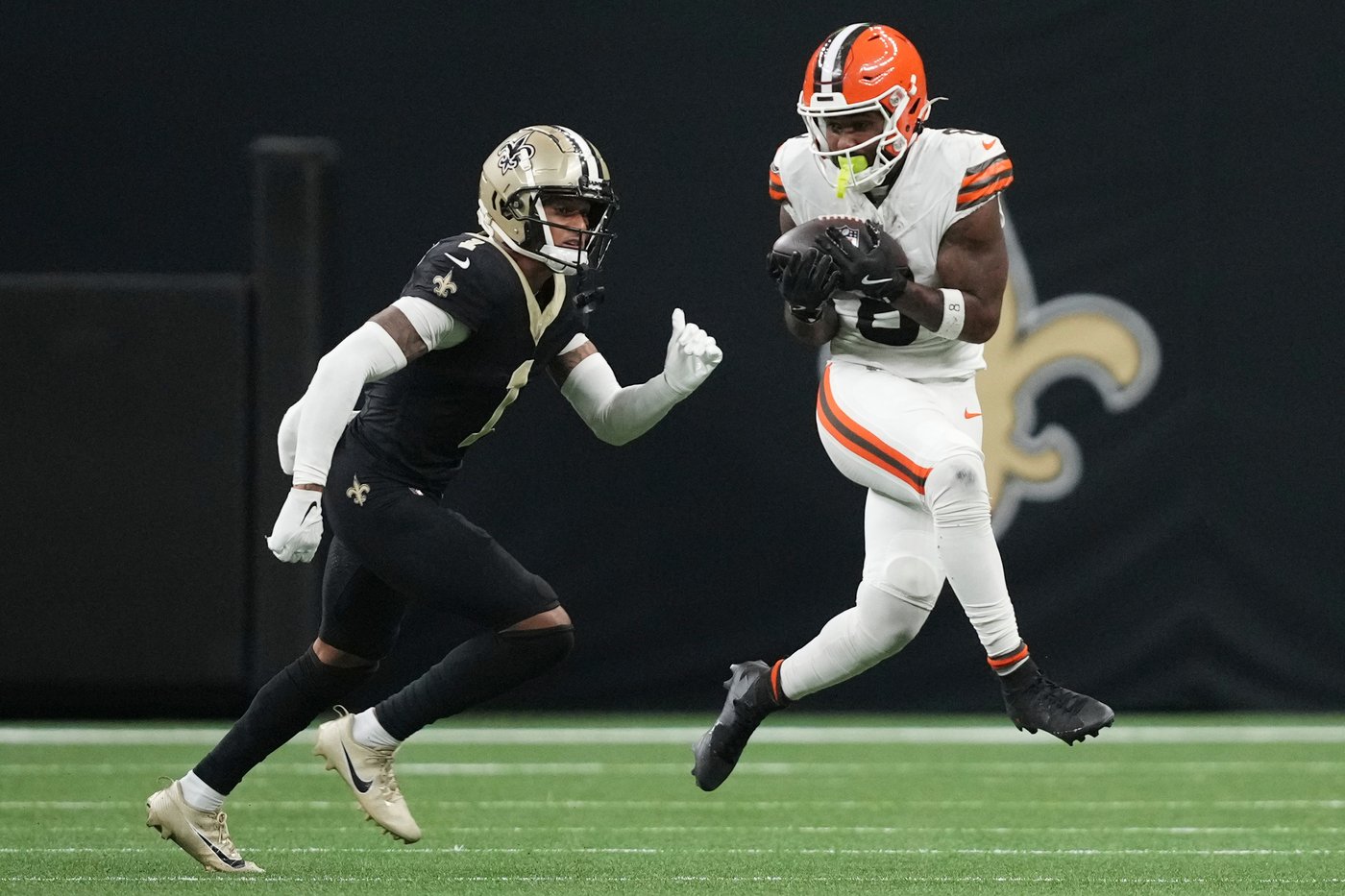 Bills add depth at receiver by signing Elijah Moore to a 1-year, $5 million deal, AP source says | iNFOnews.ca