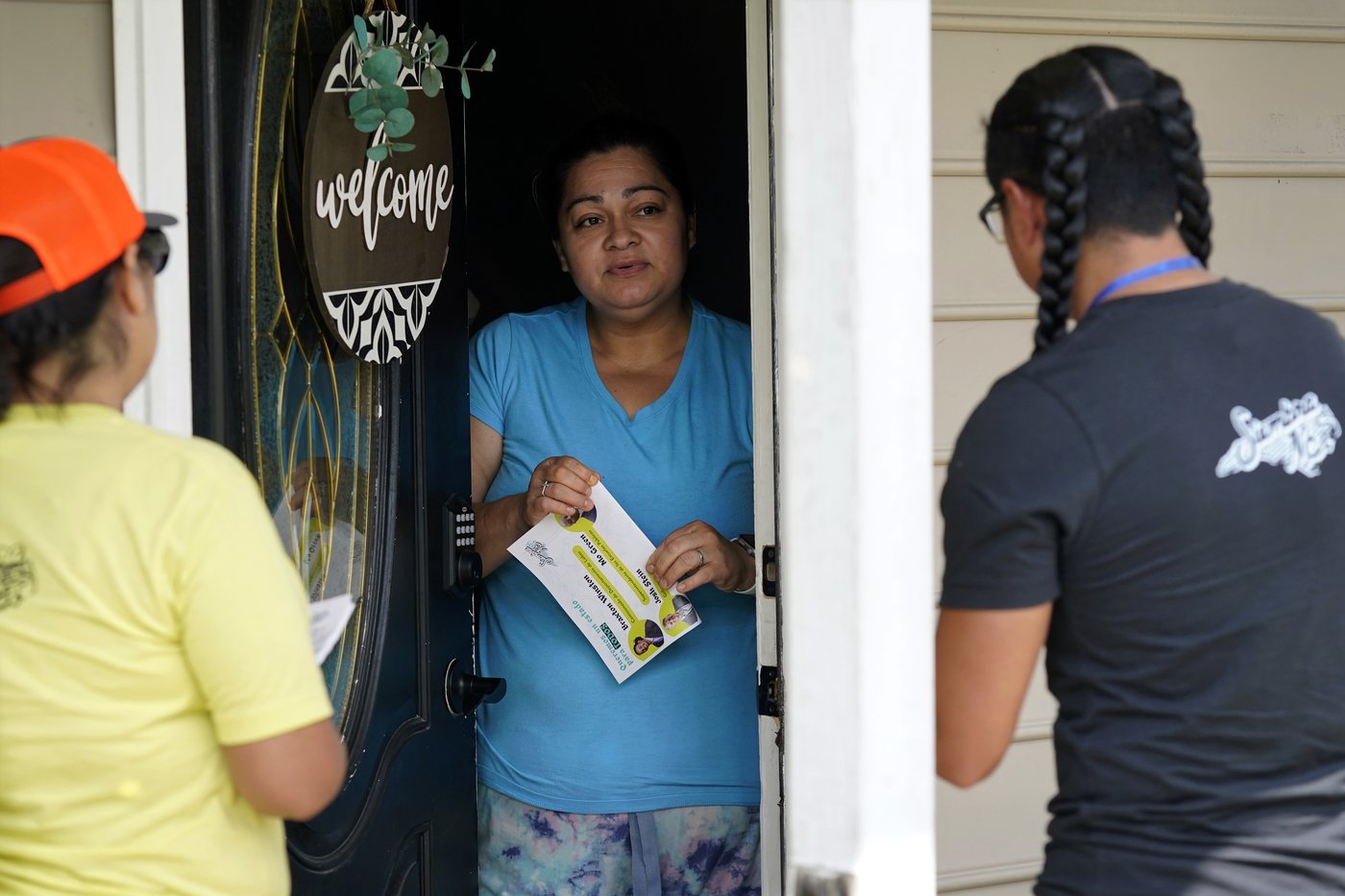Voting groups that got a boost from Harris' candidacy are still working to persuade voters of color | iNFOnews.ca Voting groups that got a boost from Harris' candidacy are still working to persuade voters of color | iNFOnews.ca