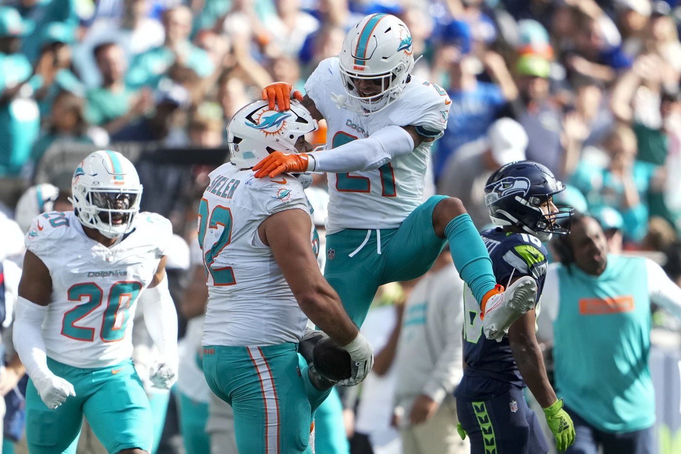 With another injured quarterback, the Dolphins' early season woes continue to pile up | iNFOnews.ca With another injured quarterback, the Dolphins' early season woes continue to pile up | iNFOnews.ca