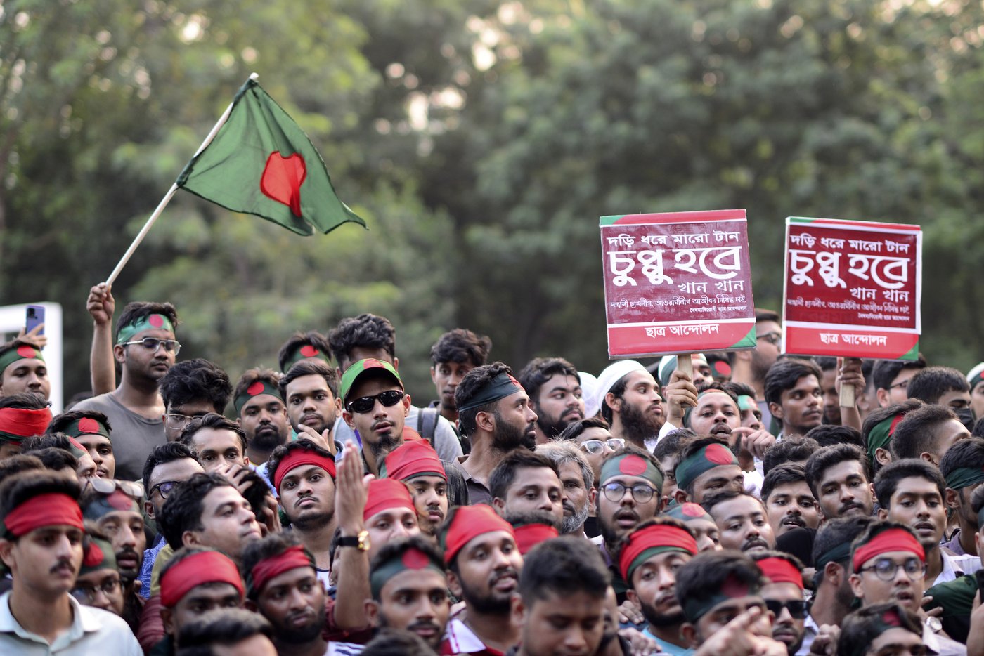 Fresh tension grips Bangladesh as student protesters demand president's resignation | iNFOnews.ca