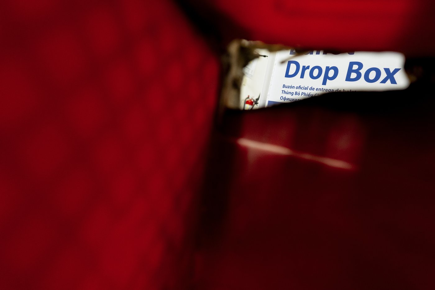 Fires set in drop boxes destroy hundreds of ballots in Washington and damage 3 in Oregon | iNFOnews.ca