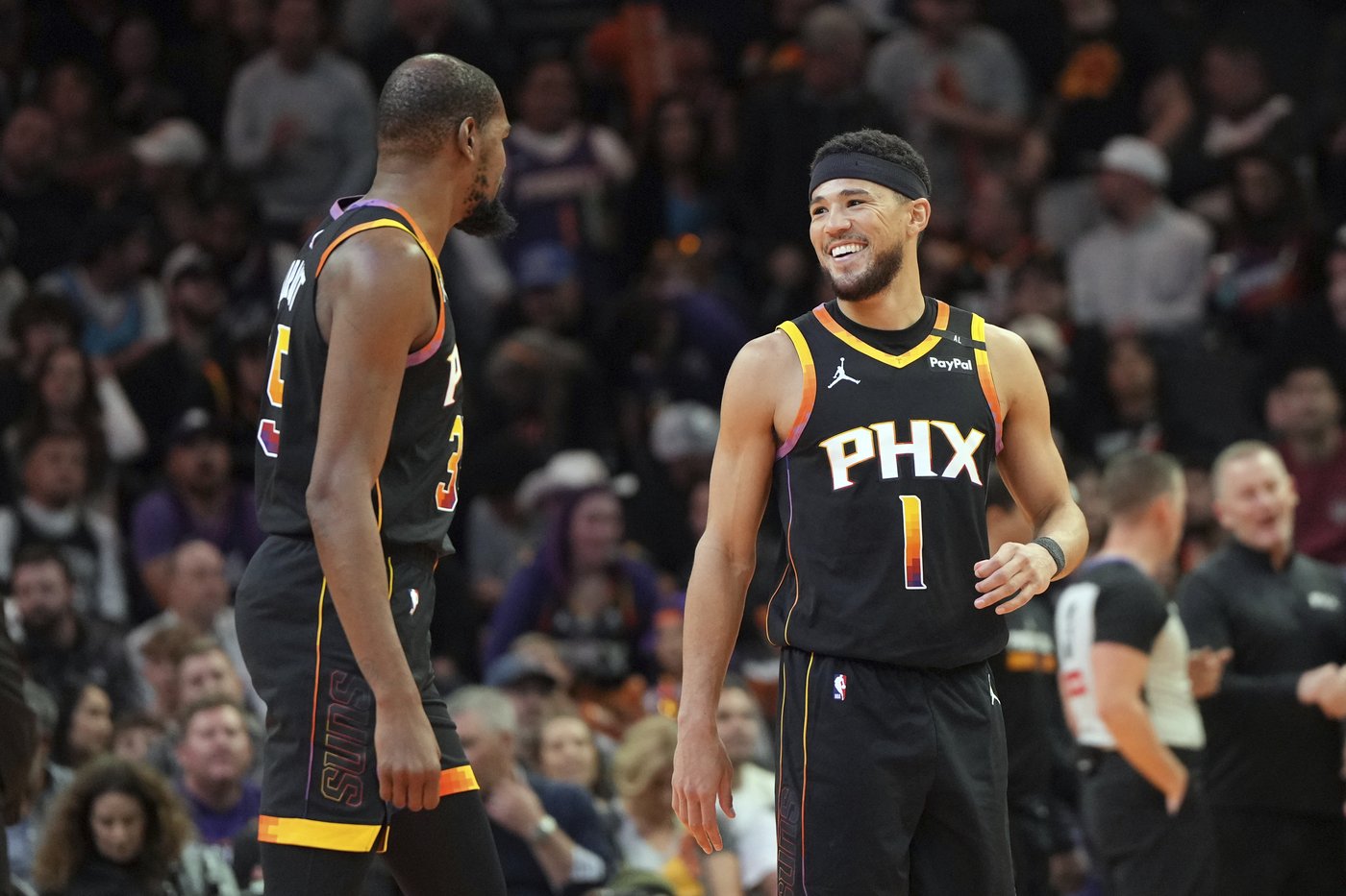 Suns star Kevin Durant out at least one week with a sprained ankle suffered vs. Spurs | iNFOnews.ca