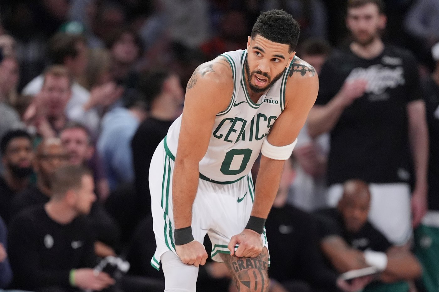 Celtics forward Jayson Tatum seen without boot or brace at Patriots training camp | iNFOnews.ca