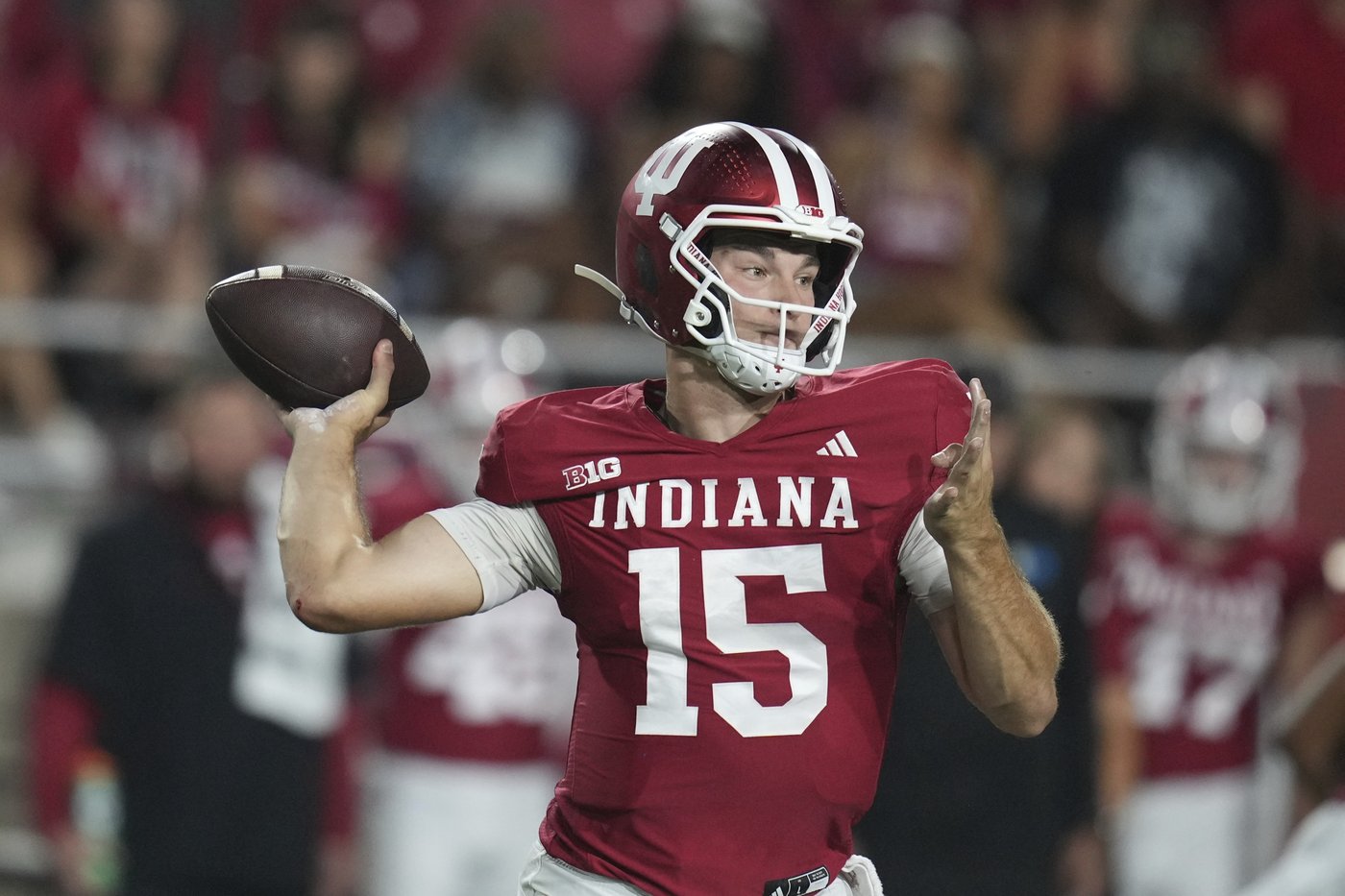 AP Player of the Week: Indiana QB Fernando Mendoza throws for 5 TDs again with pinpoint accuracy | iNFOnews.ca