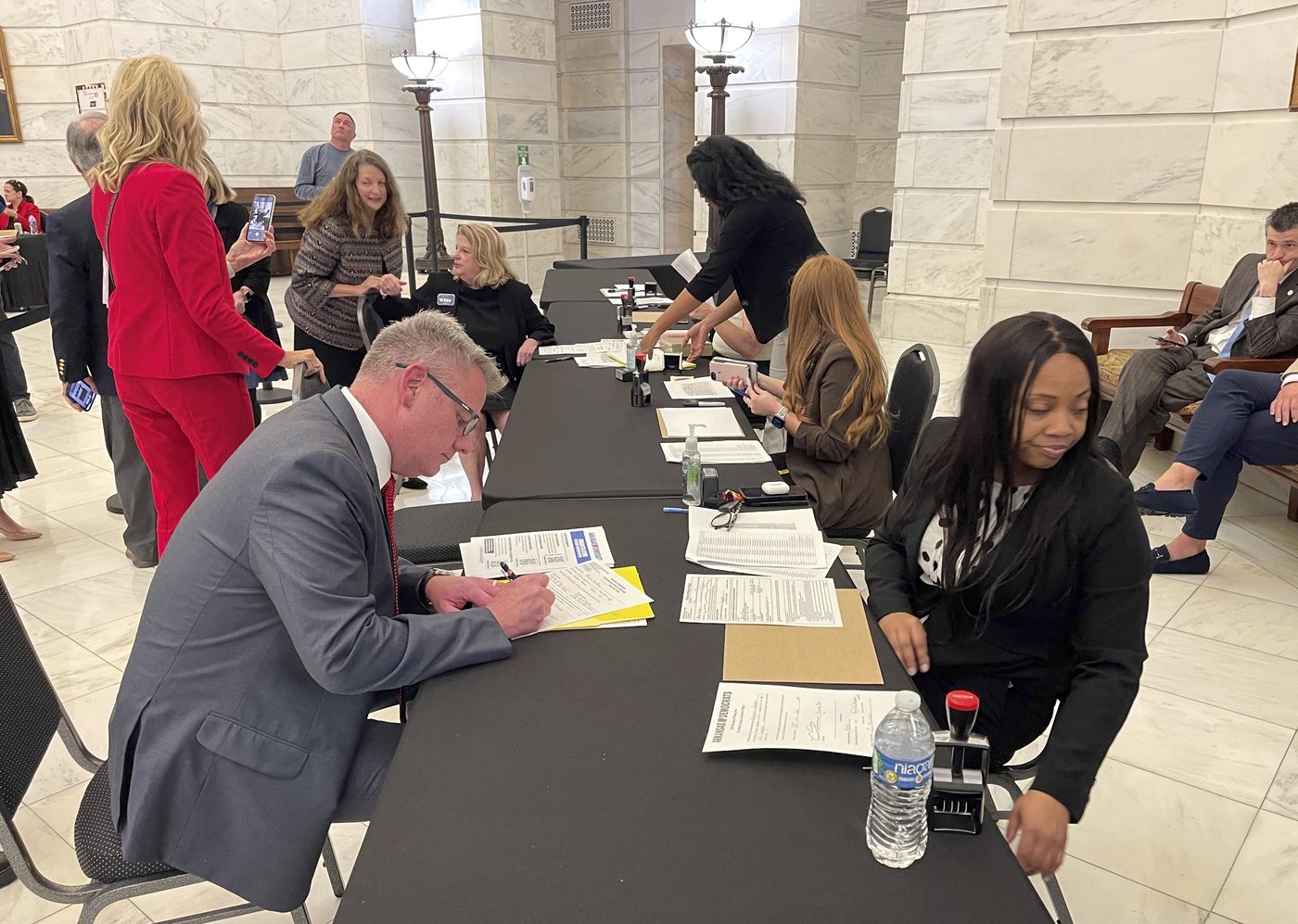 Justices who split on an abortion measure ruling vie to lead Arkansas Supreme Court | iNFOnews.ca Justices who split on an abortion measure ruling vie to lead Arkansas Supreme Court | iNFOnews.ca