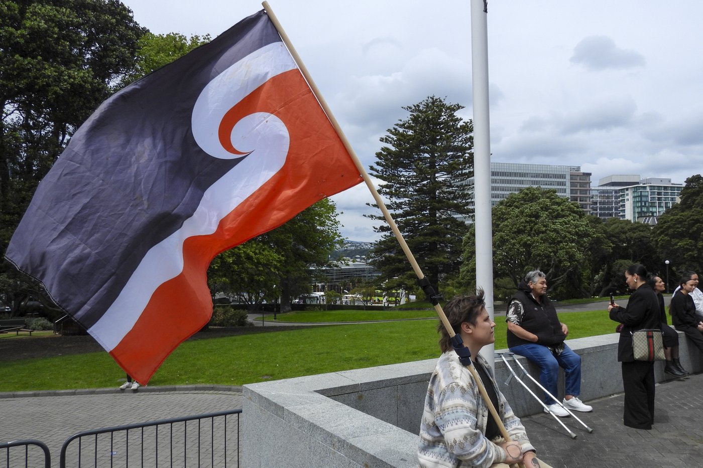 Lawmakers stage Māori protest in New Zealand's parliament during fraught race relations debate | iNFOnews.ca