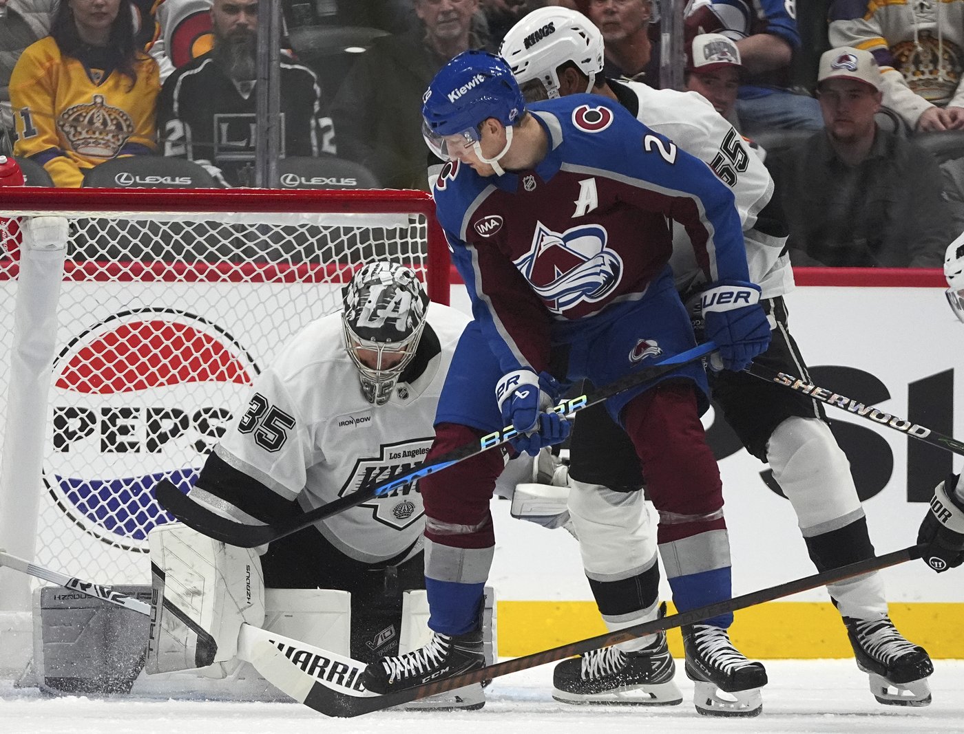 Rantanen has 9th career hat trick, Avalanche beat Kings 4-2 | iNFOnews.ca