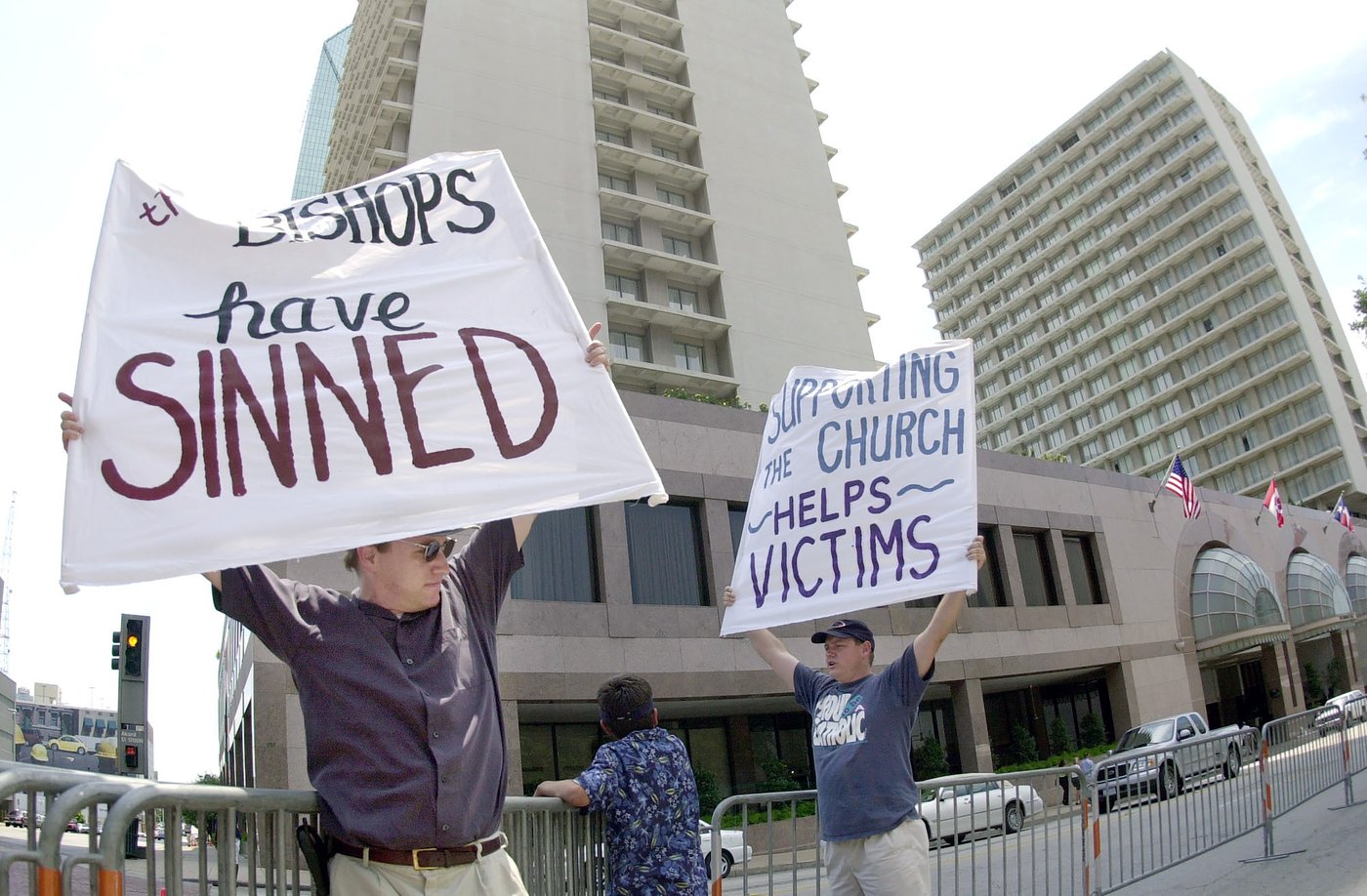 Abuse survivors urge the Vatican to globalize the zero-tolerance policy it approved in the U.S. | iNFOnews.ca Abuse survivors urge the Vatican to globalize the zero-tolerance policy it approved in the U.S. | iNFOnews.ca